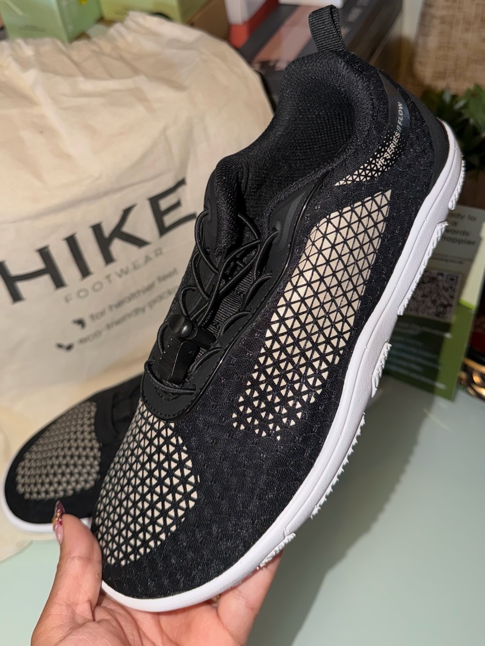 Amazon Men’s Black and Beige Lightweight Athletic Sneakers